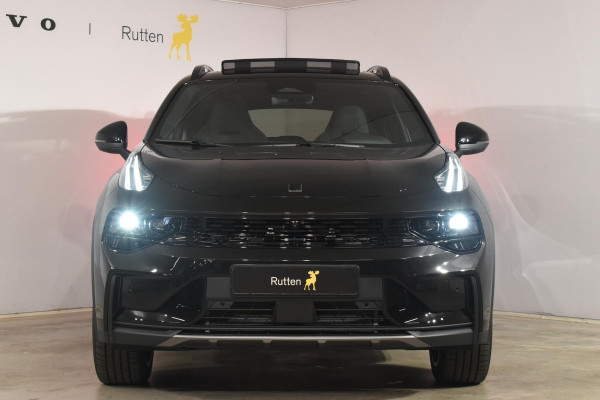 Lynk & Co 01 276PK Automaat More / Adaptive cruise control / Leren bekleding / Elektrisch verstelbare stoelen / Schuif- kanteldak / Stoel- en stuurverwarming / Parkeersensoren V+A / 360 Graden Camera / Elektrische achterklep / 20" lichtmetalen velgen / Trekhaak