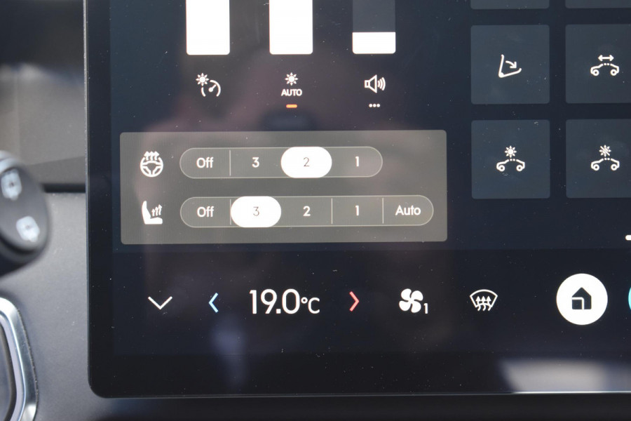 Lynk & Co 01 276PK Automaat More / Adaptive cruise control / Leren bekleding / Elektrisch verstelbare stoelen / Schuif- kanteldak / Stoel- en stuurverwarming / Parkeersensoren V+A / 360 Graden Camera / Elektrische achterklep / 20" lichtmetalen velgen / Trekhaak