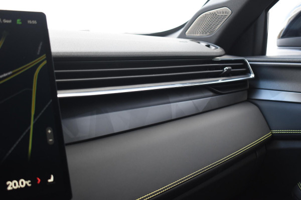 Lynk & Co 01 276PK Automaat More / Adaptive cruise control / Leren bekleding / Elektrisch verstelbare stoelen / Schuif- kanteldak / Stoel- en stuurverwarming / Parkeersensoren V+A / 360 Graden Camera / Elektrische achterklep / 20" lichtmetalen velgen / Trekhaak