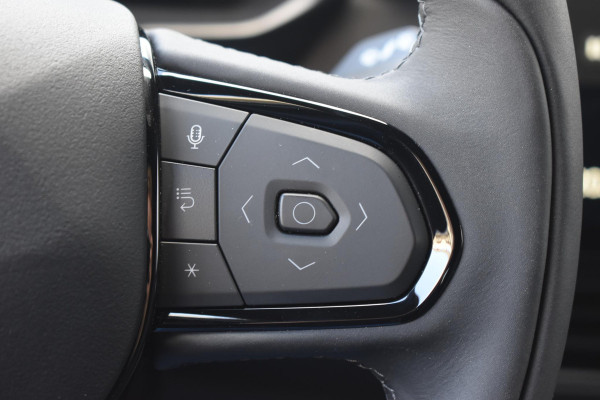 Lynk & Co 01 276PK Automaat More / Adaptive cruise control / Leren bekleding / Elektrisch verstelbare stoelen / Schuif- kanteldak / Stoel- en stuurverwarming / Parkeersensoren V+A / 360 Graden Camera / Elektrische achterklep / 20" lichtmetalen velgen / Trekhaak