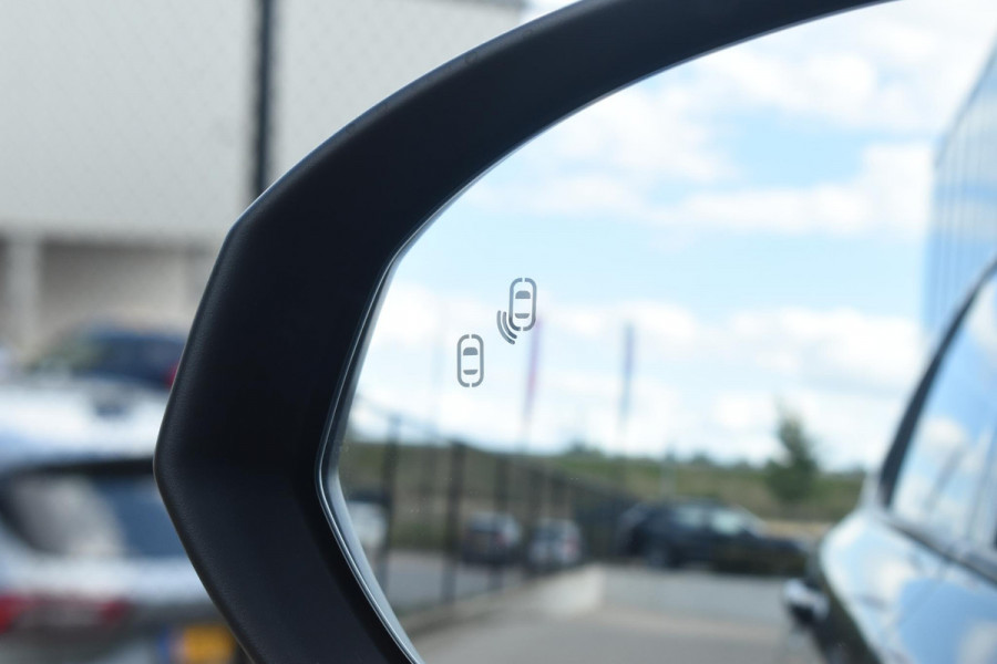 Lynk & Co 01 276PK Automaat More / Adaptive cruise control / Leren bekleding / Elektrisch verstelbare stoelen / Schuif- kanteldak / Stoel- en stuurverwarming / Parkeersensoren V+A / 360 Graden Camera / Elektrische achterklep / 20" lichtmetalen velgen / Trekhaak