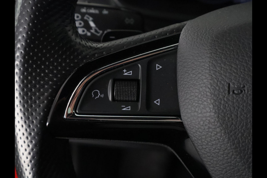 Škoda SCALA 1.0 TSI Sport Business Automaat | Panoramadak | Navigatie | Apple Carplay & AndroidAUTO | Camera