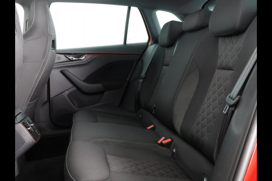 Škoda SCALA 1.0 TSI Sport Business Automaat | Panoramadak | Navigatie | Apple Carplay & AndroidAUTO | Camera