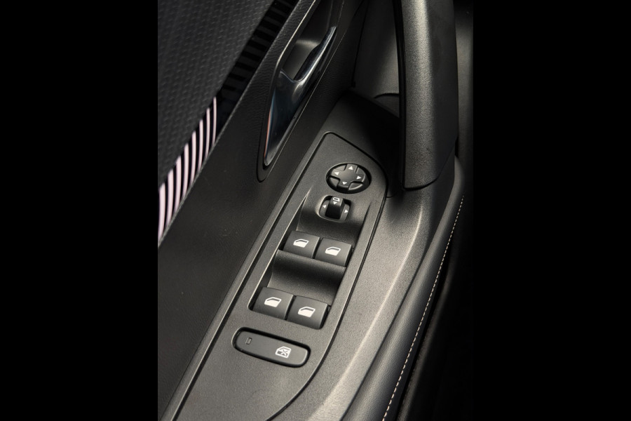 Peugeot 2008 1.2 PureTech 130 Allure CarPlay