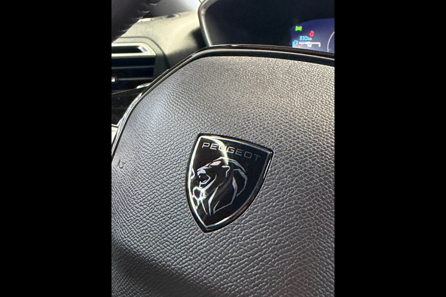 Peugeot 2008 1.2 PureTech 130 Allure CarPlay