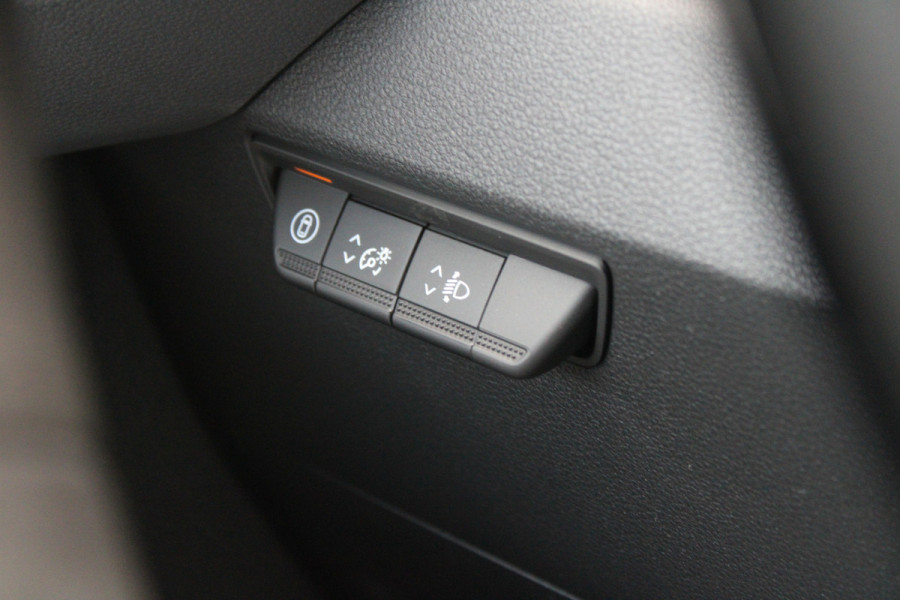 Renault Master T35 2.0 dCi 170pk L2H2 Extra - Navigatie - Camera - 270 gr deuren - Parkeersensoren - Draadloos laden - Rijklaar