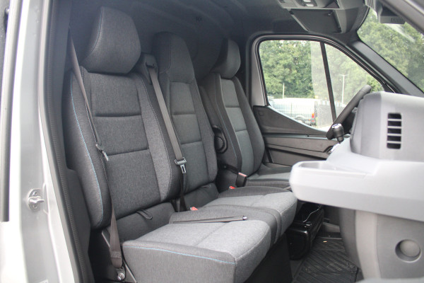 Renault Master T35 2.0 dCi 170pk L2H2 Extra - Navigatie - Camera - 270 gr deuren - Parkeersensoren - Draadloos laden - Rijklaar
