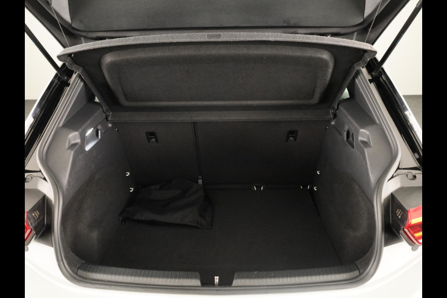 Volkswagen ID.3 First 58 kWh 204PK | SOH 93,19% | Navigatie | Parkeersensoren | Stoelverwarming |
