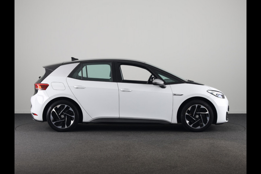 Volkswagen ID.3 First 58 kWh 204PK | SOH 93,19% | Navigatie | Parkeersensoren | Stoelverwarming |