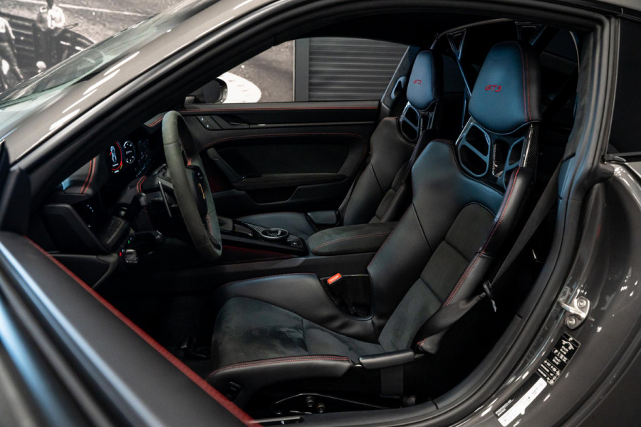 Porsche 911 4.0 GT3 *Keramisch / FULL BODY PPF / Vierwielbesturing / BOSE / Hefsysteem-vooras / Clubsport-pakket / Sportuitlaat-systeem / Carbon*