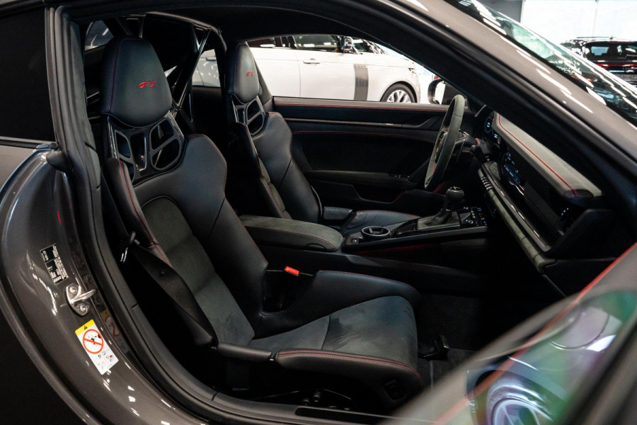Porsche 911 4.0 GT3 *Keramisch / FULL BODY PPF / Vierwielbesturing / BOSE / Hefsysteem-vooras / Clubsport-pakket / Sportuitlaat-systeem / Carbon*