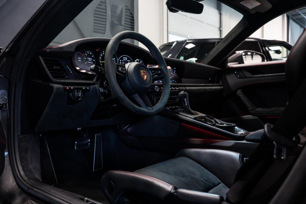 Porsche 911 4.0 GT3 *Keramisch / FULL BODY PPF / Vierwielbesturing / BOSE / Hefsysteem-vooras / Clubsport-pakket / Sportuitlaat-systeem / Carbon*