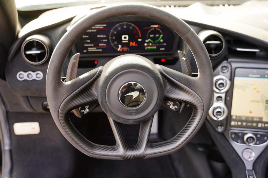 McLaren 720S Spider / FULL CARBON / LIFT / MSO