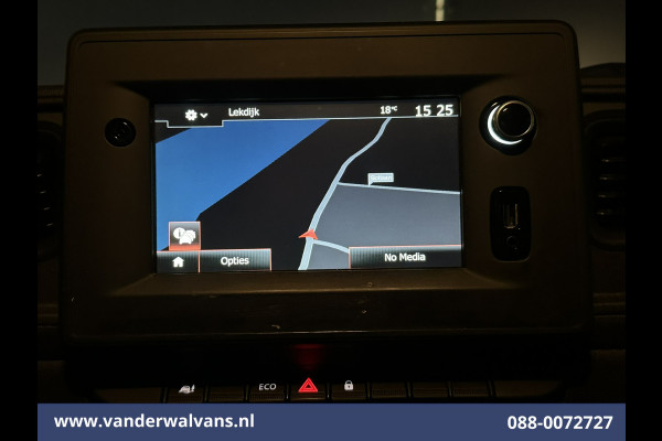 Renault Master 2.3 dCi 136pk L2H2 Euro6 Airco | Navigatie | Camera | Cruisecontrol | LED | 2500kg Trekhaak Parkeersensoren, Bijrijdersbank