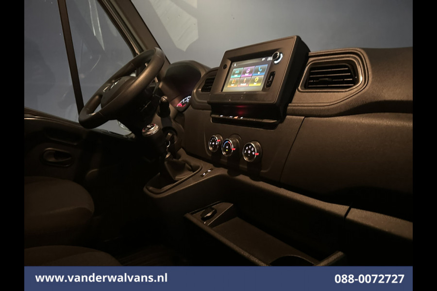 Renault Master 2.3 dCi 136pk L2H2 Euro6 Airco | Navigatie | Camera | Cruisecontrol | LED | 2500kg Trekhaak Parkeersensoren, Bijrijdersbank