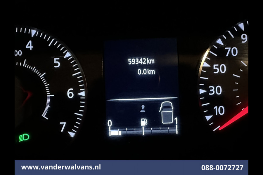 Renault Master 2.3 dCi 136pk L2H2 Euro6 Airco | Navigatie | Camera | Cruisecontrol | LED | 2500kg Trekhaak Parkeersensoren, Bijrijdersbank