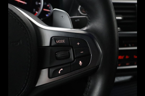 BMW X4 xDrive20i High Executive Edition M-sport | Panoramadak | Leder | Trekhaak | Camera | Sfeerverlichting | Stoelverwarming | Full LED | Climate control | Park assist | Cruise control |