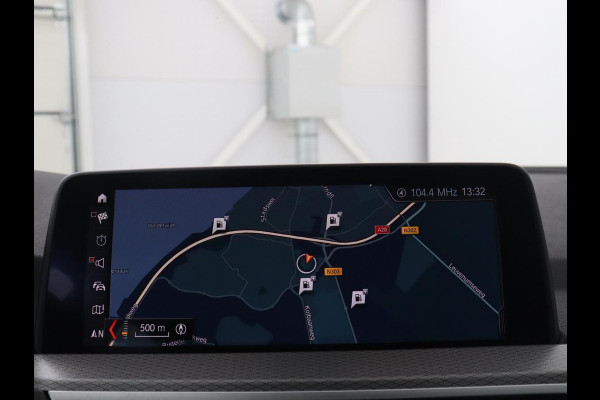 BMW X4 xDrive20i High Executive Edition M-sport | Panoramadak | Leder | Trekhaak | Camera | Sfeerverlichting | Stoelverwarming | Full LED | Climate control | Park assist | Cruise control |