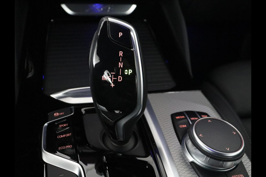 BMW X4 xDrive20i High Executive Edition M-sport | Panoramadak | Leder | Trekhaak | Camera | Sfeerverlichting | Stoelverwarming | Full LED | Climate control | Park assist | Cruise control |