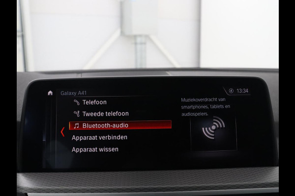 BMW X4 xDrive20i High Executive Edition M-sport | Panoramadak | Leder | Trekhaak | Camera | Sfeerverlichting | Stoelverwarming | Full LED | Climate control | Park assist | Cruise control |