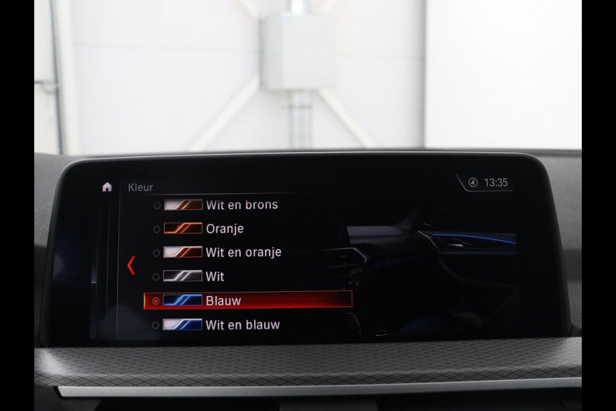 BMW X4 xDrive20i High Executive Edition M-sport | Panoramadak | Leder | Trekhaak | Camera | Sfeerverlichting | Stoelverwarming | Full LED | Climate control | Park assist | Cruise control |