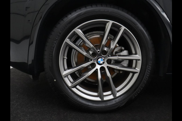 BMW X4 xDrive20i High Executive Edition M-sport | Panoramadak | Leder | Trekhaak | Camera | Sfeerverlichting | Stoelverwarming | Full LED | Climate control | Park assist | Cruise control |