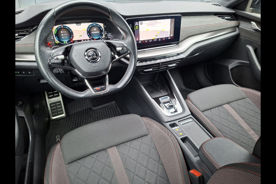 Škoda Octavia 1.4 TSI * RS iV * Navigatiesysteem * Parkeercamera * Stoelverwarming * Head up display *
