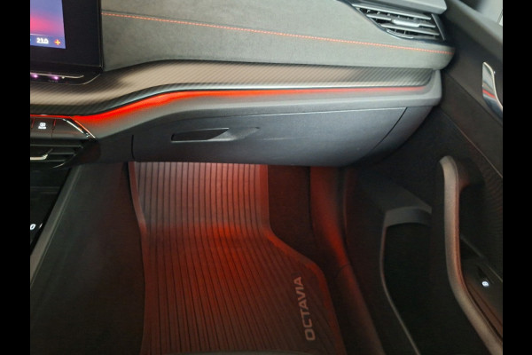 Škoda Octavia 1.4 TSI * RS iV * Navigatiesysteem * Parkeercamera * Stoelverwarming * Head up display *