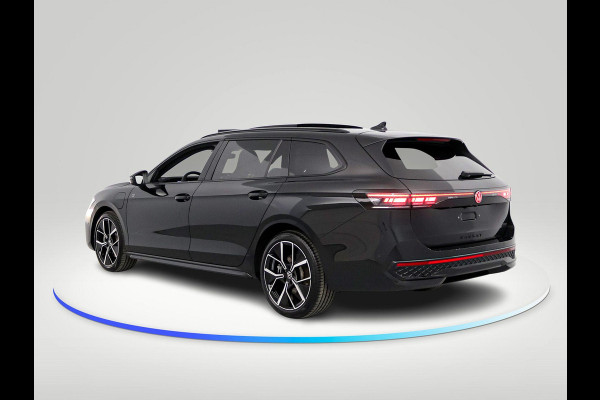 Volkswagen Passat Variant 1.5 eHybrid R-Line Edition 272 pk Automaat (DSG) | Verlengde garantie | Navigatie | Panoramadak | Trekhaak (wegklapbaar) | Lederen bekleding | Rondomzicht camera | Stoelverwarming/ventilatie |  R-Line |