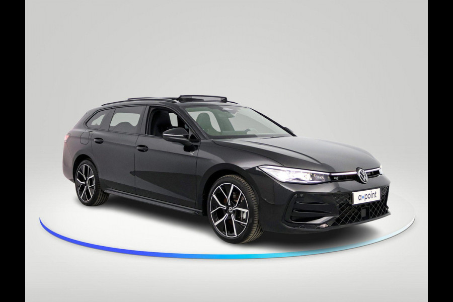 Volkswagen Passat Variant 1.5 eHybrid R-Line Edition 272 pk Automaat (DSG) | Verlengde garantie | Navigatie | Panoramadak | Trekhaak (wegklapbaar) | Lederen bekleding | Rondomzicht camera | Stoelverwarming/ventilatie |  R-Line |