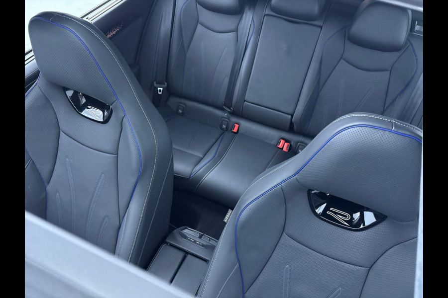 Volkswagen Passat Variant 1.5 eHybrid R-Line Edition 272 pk Automaat (DSG) | Verlengde garantie | Navigatie | Panoramadak | Trekhaak (wegklapbaar) | Lederen bekleding | Rondomzicht camera | Stoelverwarming/ventilatie |  R-Line |