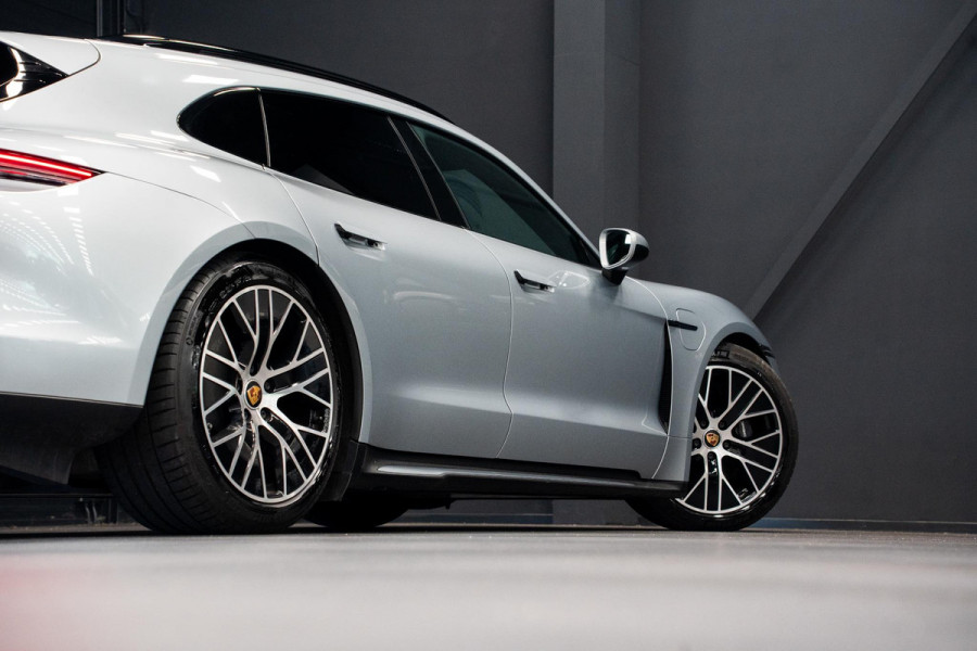 Porsche Taycan Sport Turismo 93 kWh *BOSE / Panorama / 18-wegs Sportstoelen / Warmtepomp / Memory / Electric Sport Sound*