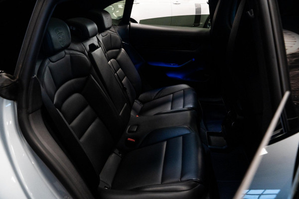 Porsche Taycan Sport Turismo 93 kWh *BOSE / Panorama / 18-wegs Sportstoelen / Warmtepomp / Memory / Electric Sport Sound*