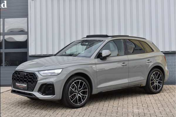 Audi Q5 55 TFSI e S-Line 367 Pk Quantum Grey Exclusive Pano Luchtvering ACC Sfeer 20 Inch