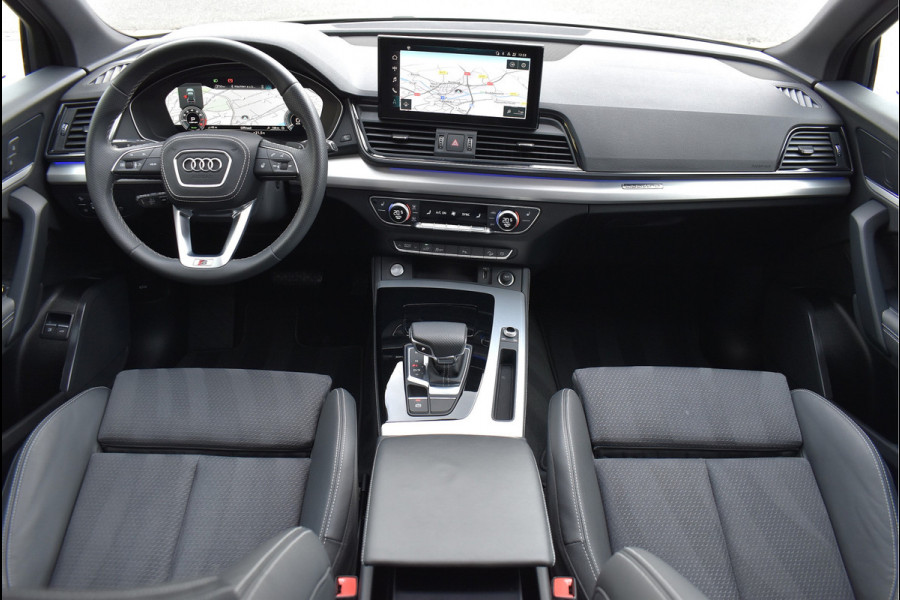 Audi Q5 55 TFSI e S-Line 367 Pk Quantum Grey Exclusive Pano Luchtvering ACC Sfeer 20 Inch