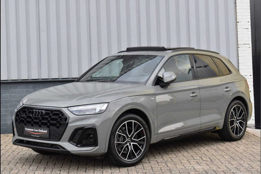 Audi Q5 55 TFSI e S-Line 367 Pk Quantum Grey Exclusive Pano Luchtvering ACC Sfeer 20 Inch