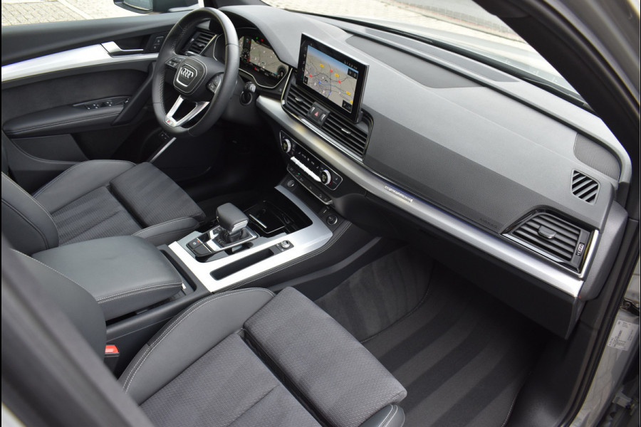 Audi Q5 55 TFSI e S-Line 367 Pk Quantum Grey Exclusive Pano Luchtvering ACC Sfeer 20 Inch