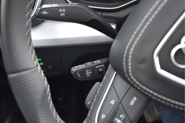 Audi Q5 55 TFSI e S-Line 367 Pk Quantum Grey Exclusive Pano Luchtvering ACC Sfeer 20 Inch