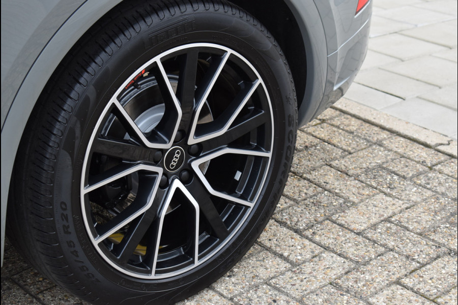Audi Q5 55 TFSI e S-Line 367 Pk Quantum Grey Exclusive Pano Luchtvering ACC Sfeer 20 Inch