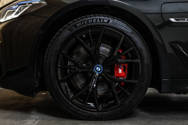BMW 5 Serie Touring 530e xDrive M-Sport *Pano*Stoelventilatie*Laser*Head-Up*Camera*