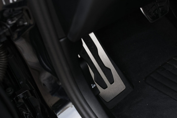 BMW 5 Serie Touring 530e xDrive M-Sport *Pano*Stoelventilatie*Laser*Head-Up*Camera*