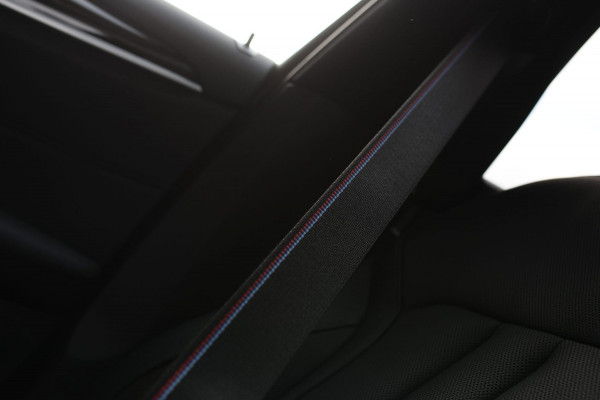 BMW 5 Serie Touring 530e xDrive M-Sport *Pano*Stoelventilatie*Laser*Head-Up*Camera*