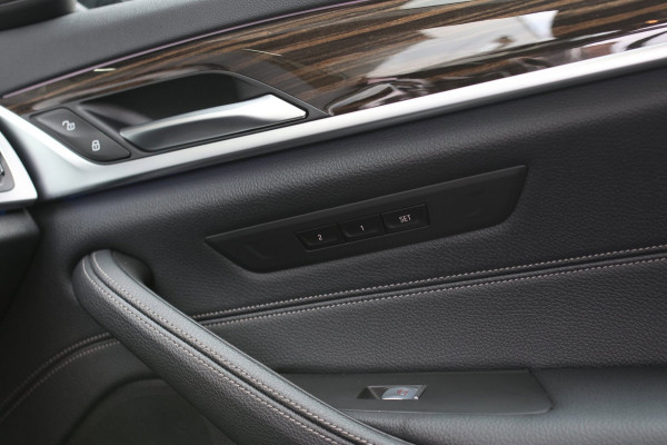 BMW 5 Serie Touring 530e xDrive M-Sport *Pano*Stoelventilatie*Laser*Head-Up*Camera*