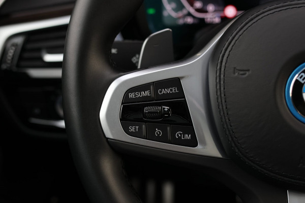 BMW 5 Serie Touring 530e xDrive M-Sport *Pano*Stoelventilatie*Laser*Head-Up*Camera*