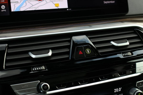 BMW 5 Serie Touring 530e xDrive M-Sport *Pano*Stoelventilatie*Laser*Head-Up*Camera*