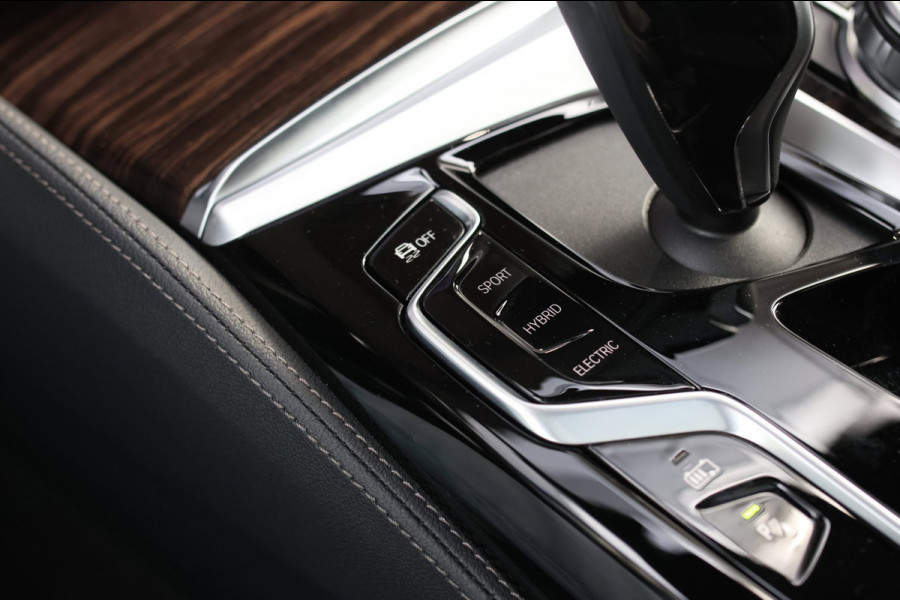 BMW 5 Serie Touring 530e xDrive M-Sport *Pano*Stoelventilatie*Laser*Head-Up*Camera*