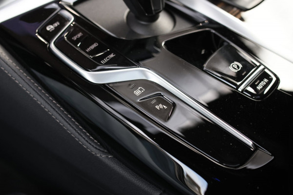 BMW 5 Serie Touring 530e xDrive M-Sport *Pano*Stoelventilatie*Laser*Head-Up*Camera*