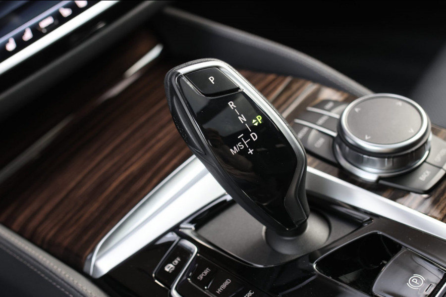 BMW 5 Serie Touring 530e xDrive M-Sport *Pano*Stoelventilatie*Laser*Head-Up*Camera*