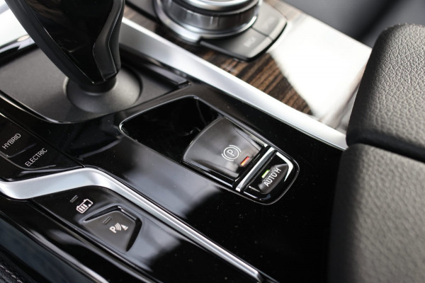 BMW 5 Serie Touring 530e xDrive M-Sport *Pano*Stoelventilatie*Laser*Head-Up*Camera*