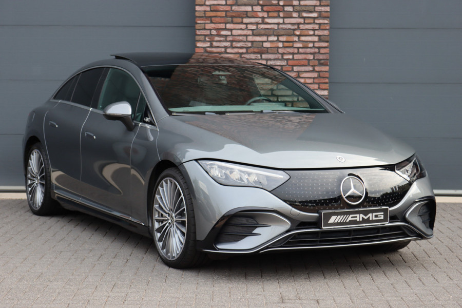 Mercedes-Benz EQE 300 AMG Line 90 kWh | Luchtvering | Distronic | Panoramadak | Memory | Warmtepomp | Keyless Go | Camera | Dodehoekassistent |